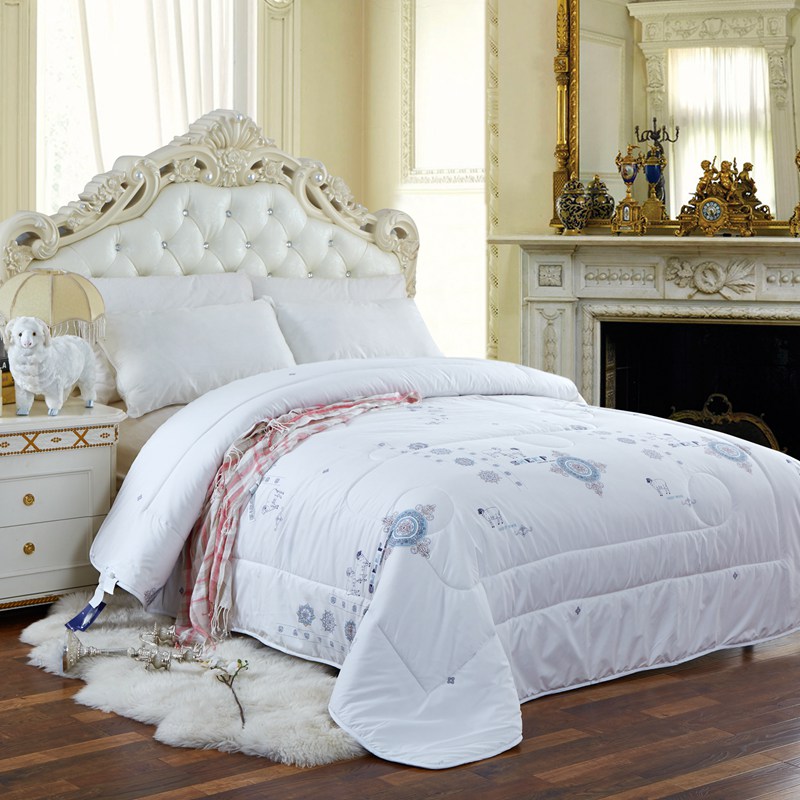 至尊羊绒被(1).jpg 至尊羊绒被 (1).jpg